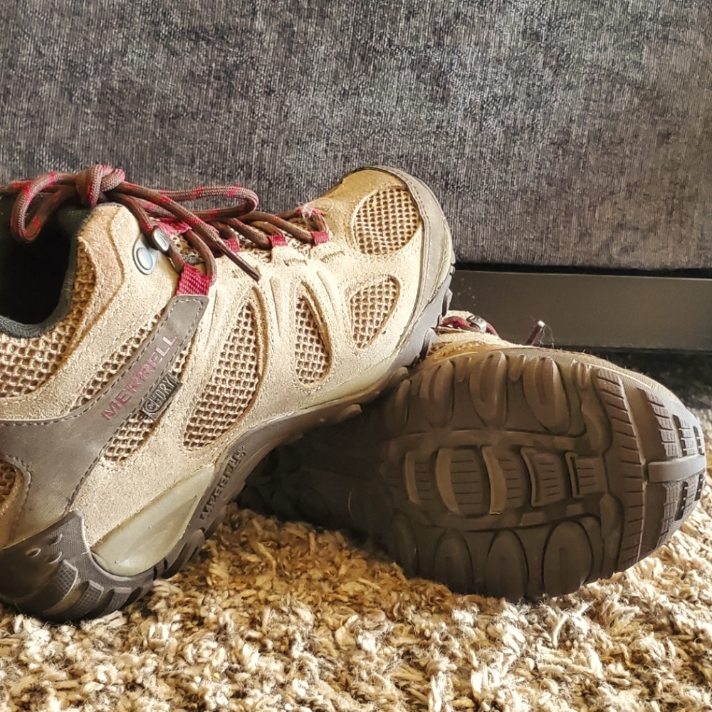 Merrell, size 6.5 women, tan